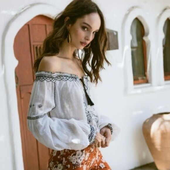 * reserved do not buy * Spell Folklore Blouse L - Picture 1 of 7